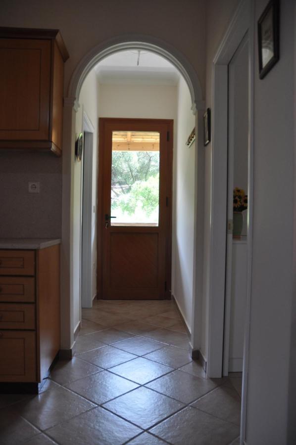 Areti'S Apartment Agios Georgios Pagon Eksteriør billede